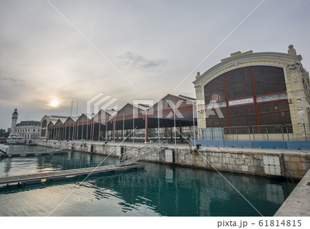 Old buildings of the port valencia, the early 20th century. 61814815