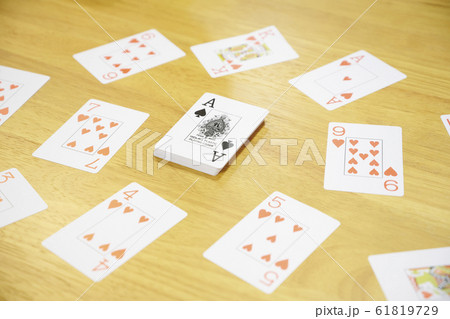 介護　高齢者　トランプゲーム　 61819729