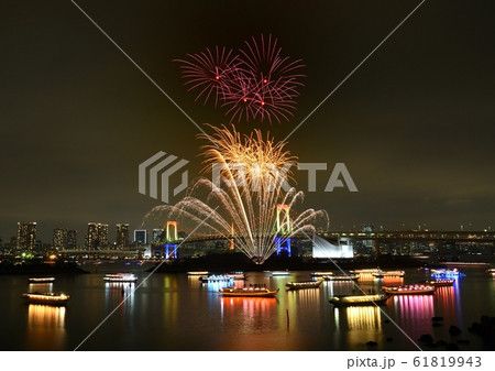 レインボーブリッジ花火の写真素材