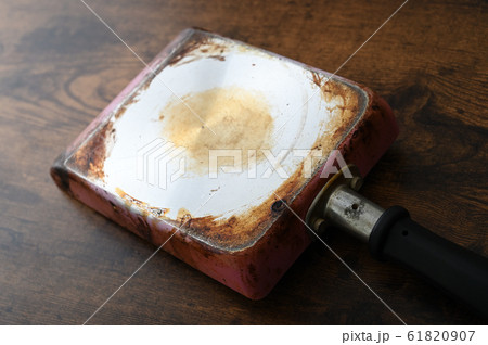 焦げたフライパン（玉子焼き器） 61820907