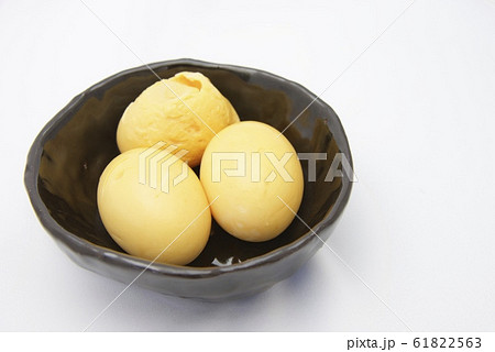 ゆで卵の燻製のイメージ ゆで卵の燻製のイメージ 61822563