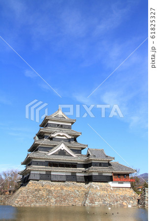 国宝 松本城 61825327