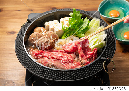 すき焼き 61835308