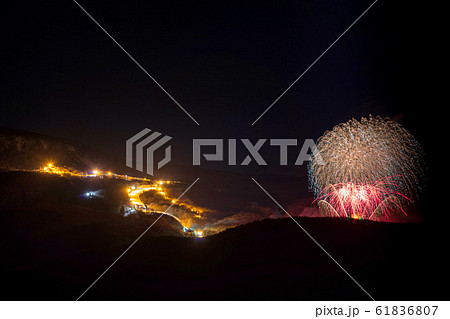 スキー場と花火　宮城県蔵王町 61836807