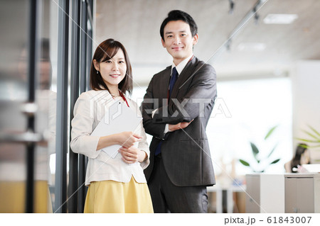 男女　求人　ビジネス 61843007