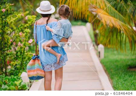 Portrait of little girl and mother on summer vacation 61846404