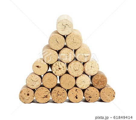 Pyramid made of used Wine corks 61849414
