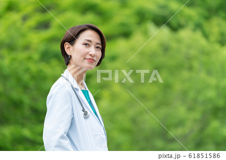 女医 医療 メディカルイメージ 61851586