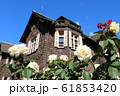バラと洋館 61853420