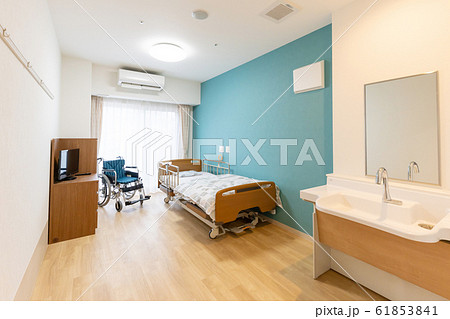介護施設 老人ホーム 医療 福祉 介護イメージ 61853841