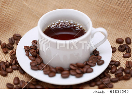 コーヒー豆 (珈琲豆 小粒 焙煎 飲食 実 飲み物 ドリンク ブレンド カフェイン コピースペース) 61855546