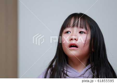 泣く (涙 女児 幼稚園児 日本人 人物 コピースペース 痛い 辛い 泣顔 失敗 不安 病気 怪我) 泣く (涙 女児 幼稚園児 日本人 人物 コピースペース 痛い 辛い 泣顔 失敗 不安 病気 怪我) 61855595