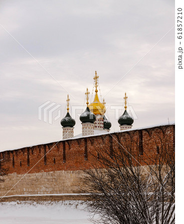 Zaraysk Kremlin wall and St. Nicholas Chapel view from Kremlin wall outside at winter day. Russia, Moscow region 61857210
