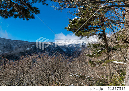 登山道からの冬の安達太良山山頂 61857515