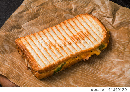 ホットサンドイッチ　Italian popular hot sandwich (panini) 61860120