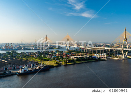 Bhumibol suspension bridge over Chao Phraya River 61860941