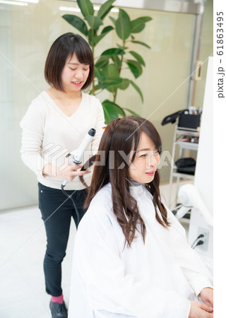 シニア女性 美容 シニア女性 美容 61863495