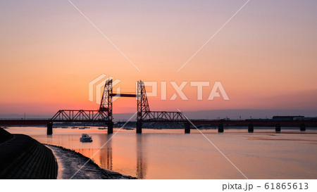 筑後川昇開橋の夕暮れ 筑後川昇開橋の夕暮れ 61865613