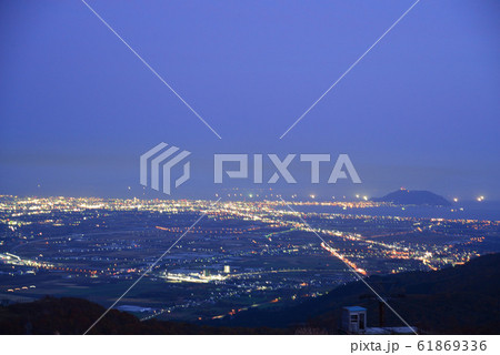 きじひき高原から見た函館の裏夜景(北海道北斗市) 61869336