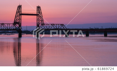 筑後川昇開橋の夕暮れ 61869724