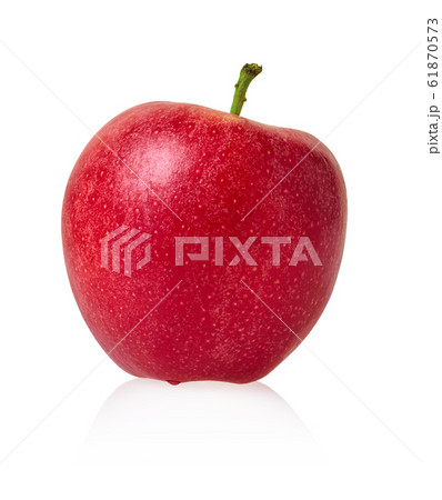 fresh red apple with clipping patch fresh red apple with clipping patch 61870573
