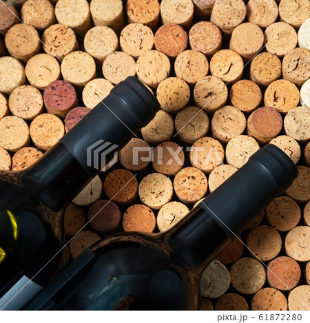 Wine bottles of cork wine corks. Wine bottles of cork wine corks. 61872280