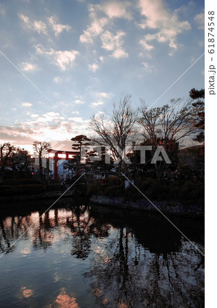 夕方の鶴岡八幡宮001 61874548