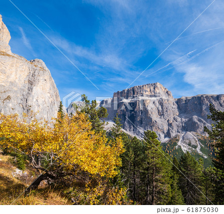 Autumn alpine Dolomites rocky mountain scene, Autumn alpine Dolomites rocky mountain scene, 61875030