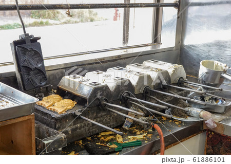 鯛焼き屋の店先 鯛焼き屋の店先 61886101