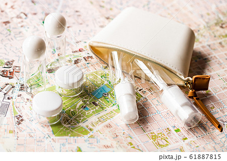 トラベルセット 61887815