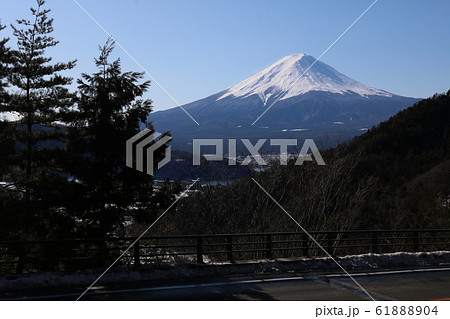 ■ 富士山 ■ 菱形富士 ■ 冠雪 ■ 新御坂峠からの眺め ■ 山梨県 ■ 富士山 ■ 菱形富士 ■ 冠雪 ■ 新御坂峠からの眺め ■ 山梨県 61888904