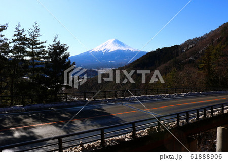 ■ 富士山 ■ 菱形富士 ■ 冠雪 ■ 新御坂峠からの眺め ■ 山梨県 ■ 富士山 ■ 菱形富士 ■ 冠雪 ■ 新御坂峠からの眺め ■ 山梨県 61888906