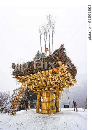 野沢温泉、雪の道祖神祭り　社殿 61891601