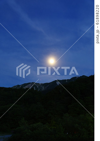 大山寺橋から見た、夜の伯耆大山（2019年8月） 61898220