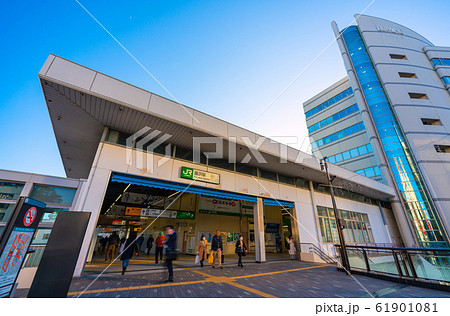 日本の藤沢都市景観　藤沢駅前（北口）などを望む 61901081