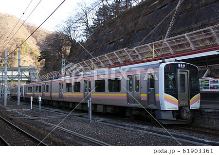 水上駅に停車中の上越線E129系(2019年度の冬) 水上駅に停車中の上越線E129系(2019年度の冬) 61903361