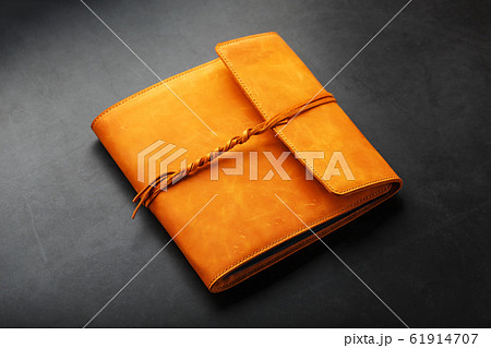 The album cover is made of brown genuine leather, 61914707