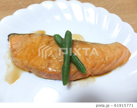 鮭のムニエル 鮭のムニエル 61915771