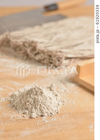 蕎麦打ち　蕎麦粉 61920339