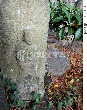 正念寺（官軍病院跡）の庭にある石仏　平和を祈る　（熊本県玉東町） 61921517