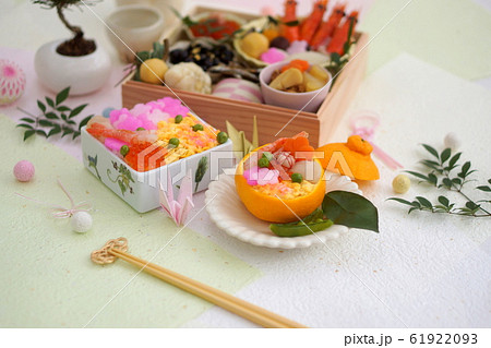 おせち料理と花ちらしずし・みかんずし 61922093