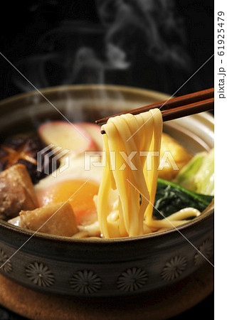 鍋焼きうどん 鍋焼きうどん 61925479