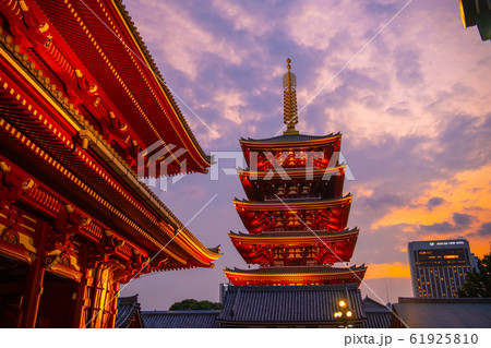 日本の東京都市景観 浅草寺(夕焼け) 日本の東京都市景観 浅草寺(夕焼け) 61925810