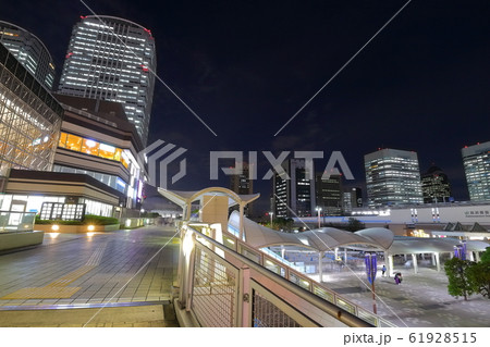 【千葉県】幕張海浜駅の夜景 【千葉県】幕張海浜駅の夜景 61928515