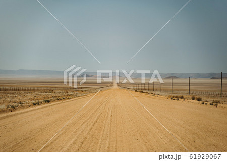 Dirt road in Helmeringhausen, Karas, Namibi desert 61929067