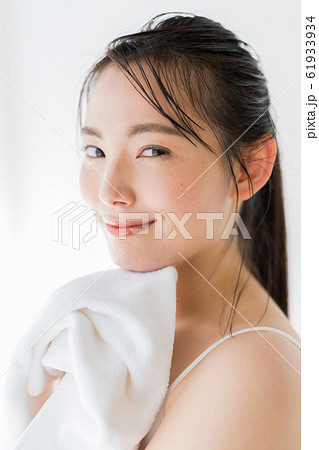 ビューティーイメージ（濡れた髪、濡れ髪、潤い 61933934