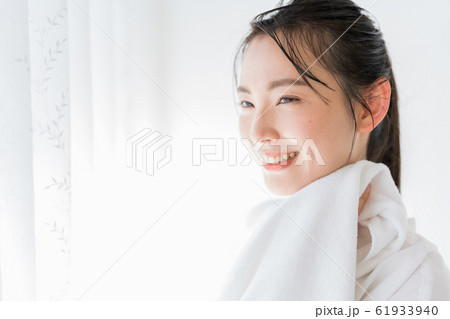 ビューティーイメージ（濡れた髪、濡れ髪、潤い 61933940