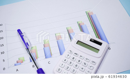 グラフ ビジネス書類 イメージ グラフ ビジネス書類 イメージ 61934630