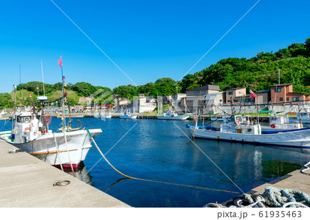 【青森県今別町】津軽海峡に面した漁港の風景 【青森県今別町】津軽海峡に面した漁港の風景 61935463