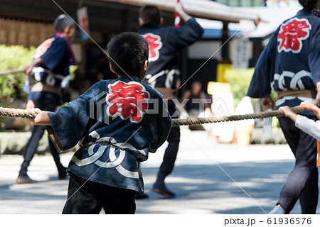 祭りの法被姿の子ども 祭りの法被姿の子ども 61936576